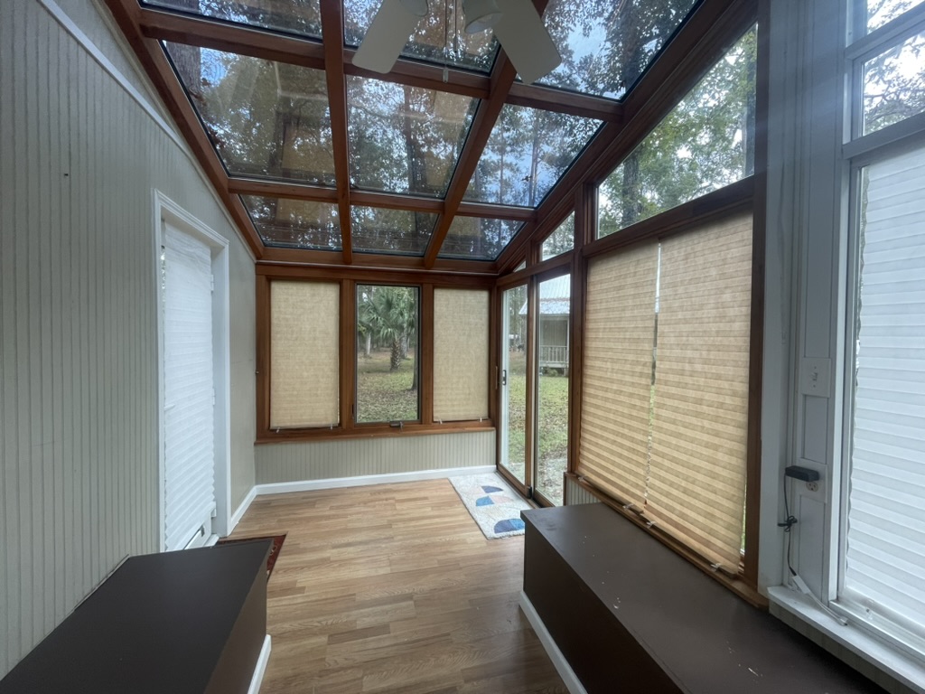 ✨Modern Tiny Home – Windows Galore ✨ image 4