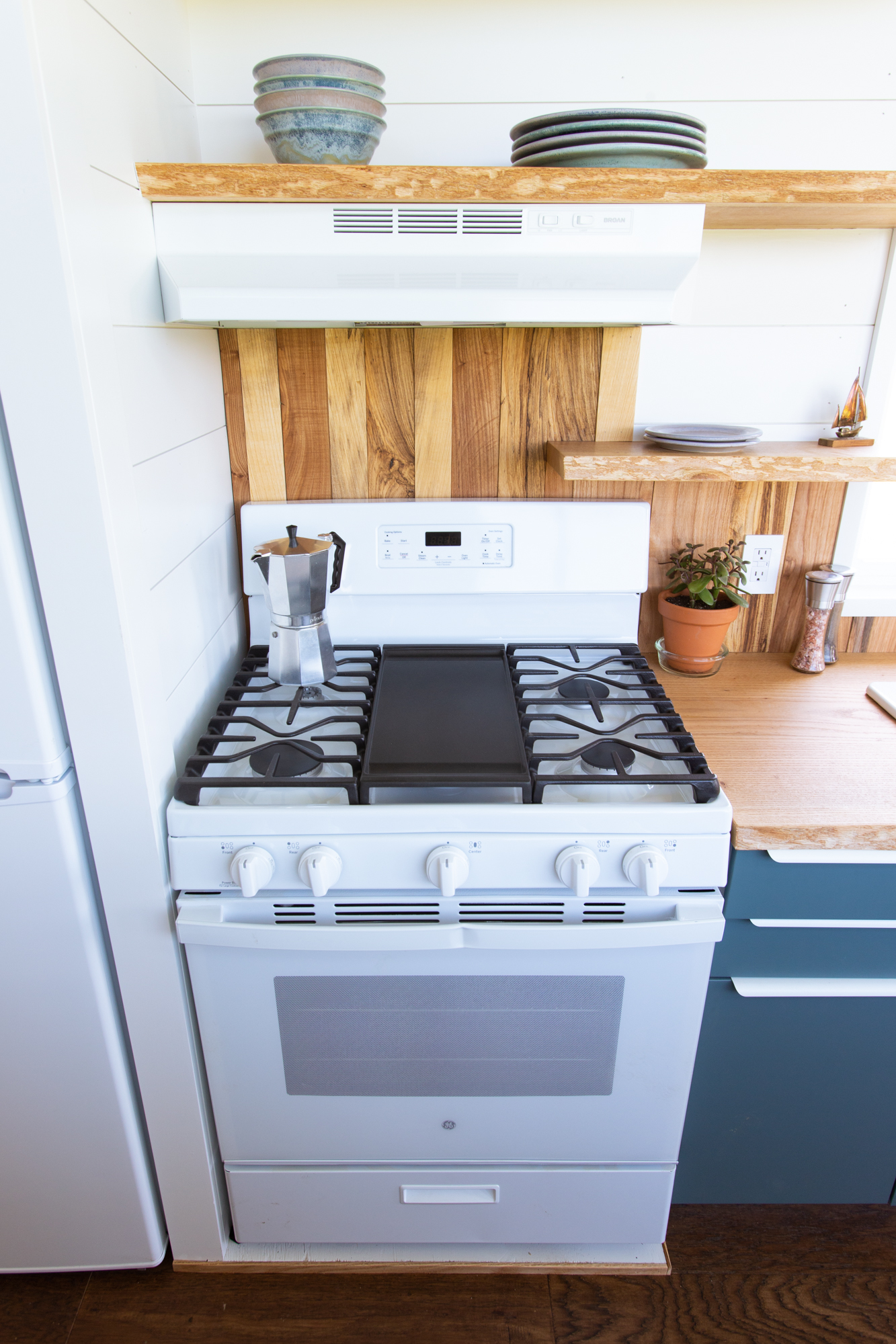 FOR SALE: The Fern - A Designer Tiny Home on Wheels! image 4