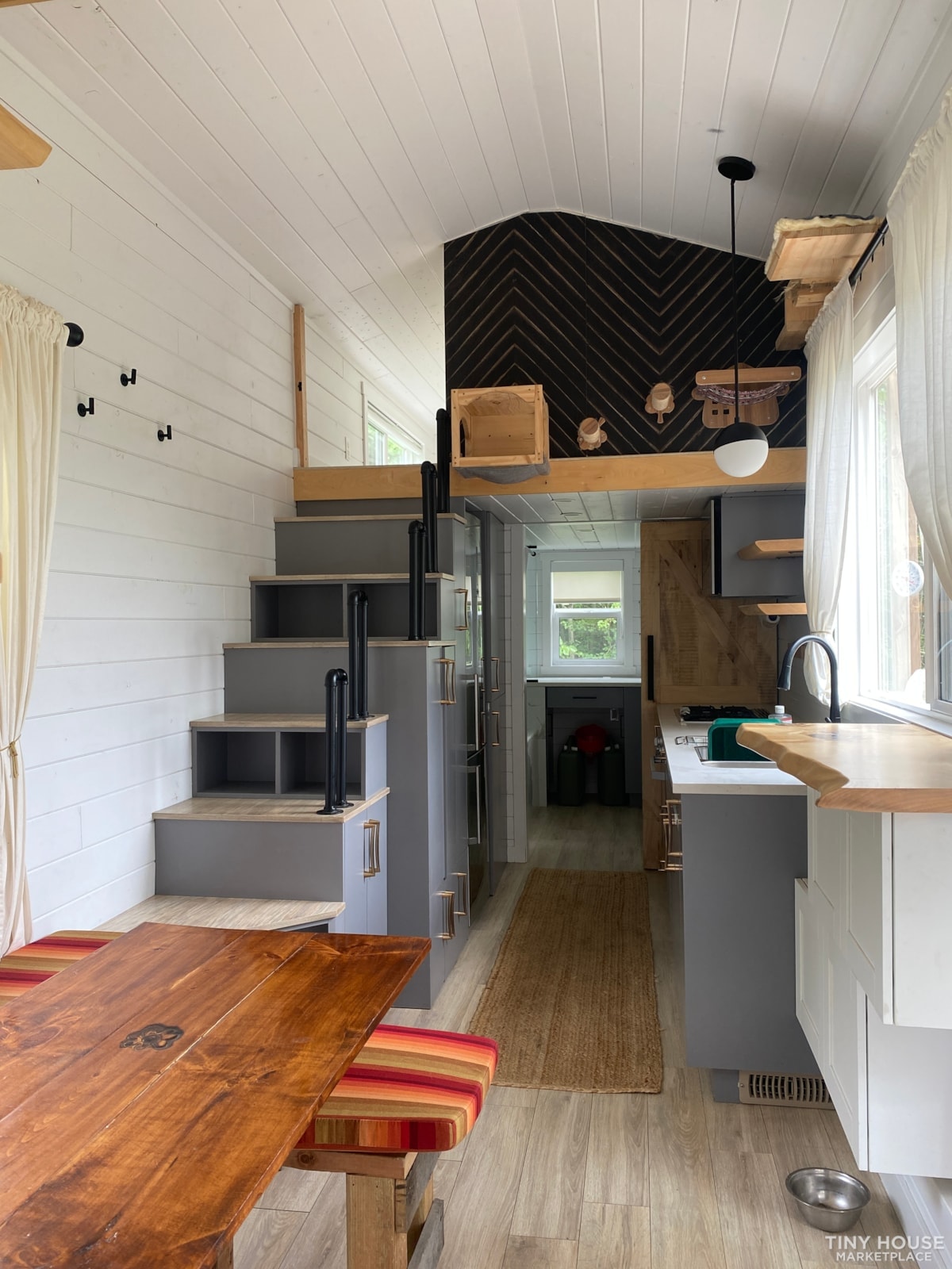 Modern 4-Season Tiny Home by Teacup Tiny Homes – Sutton, Quebec image 3