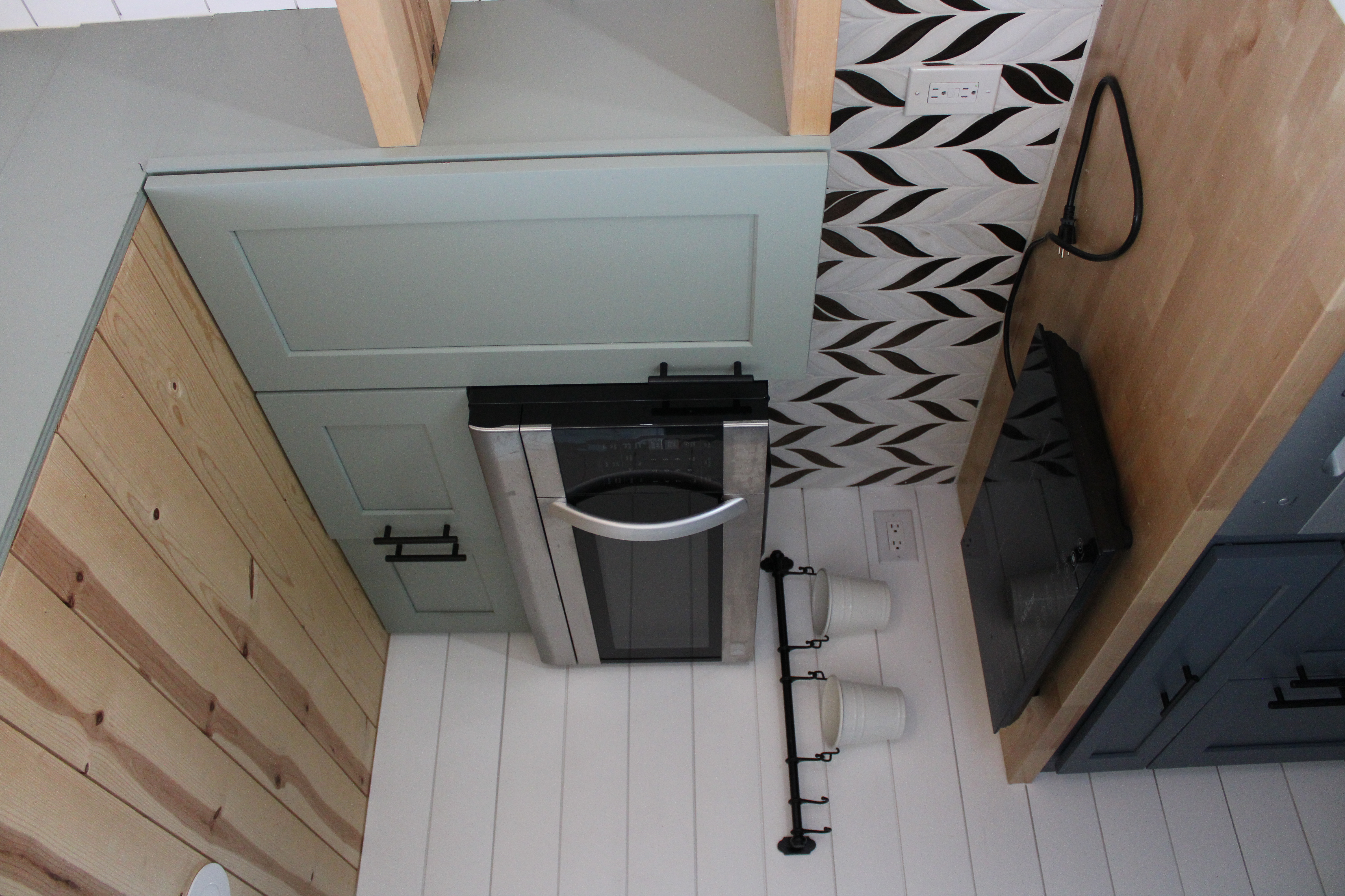✨Modern Farmhouse Tiny Home✨ image 4