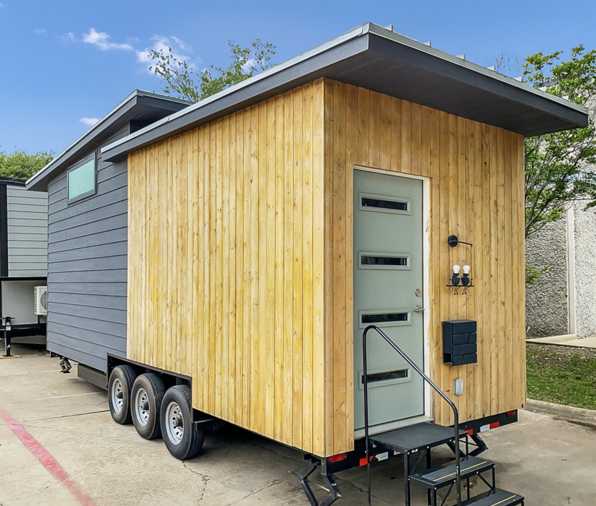 ✨Modern Farmhouse Tiny Home✨ image 3