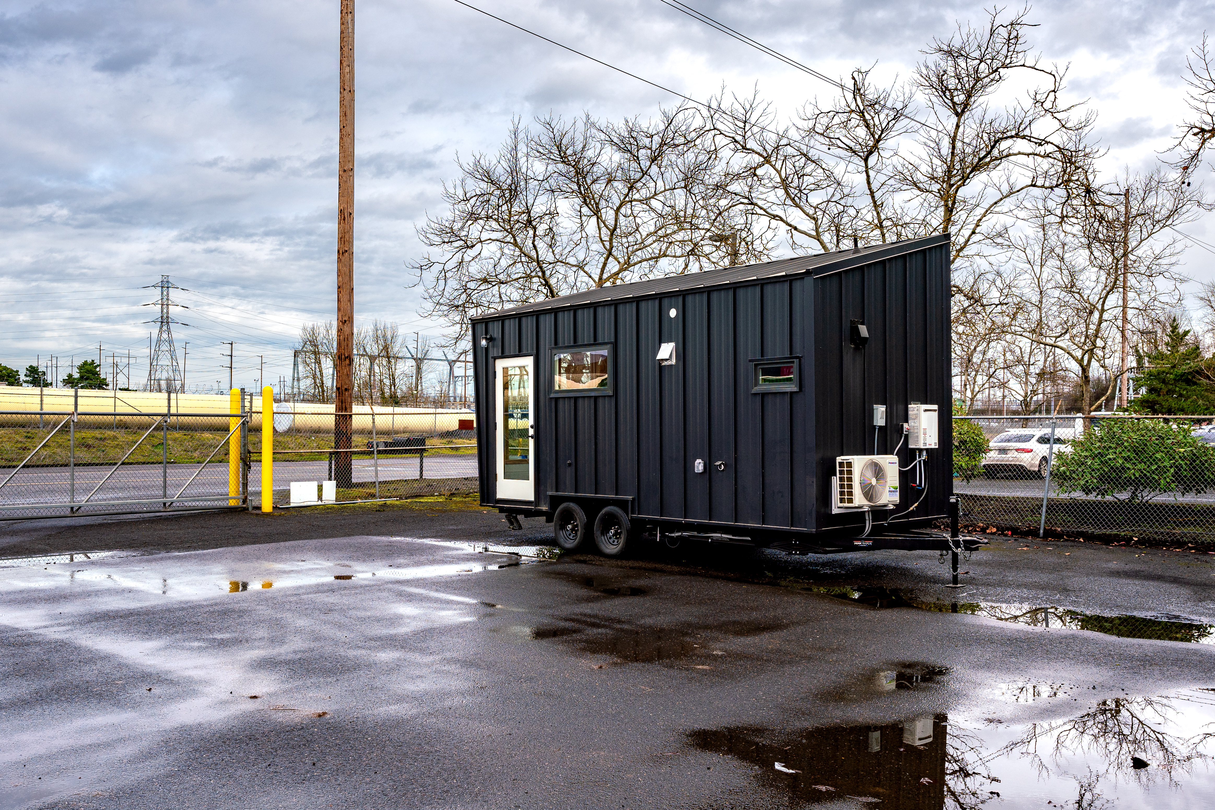 Charming 20-Foot Tiny Home on Iron Eagle Trailer – Ready for Move-In! image 2