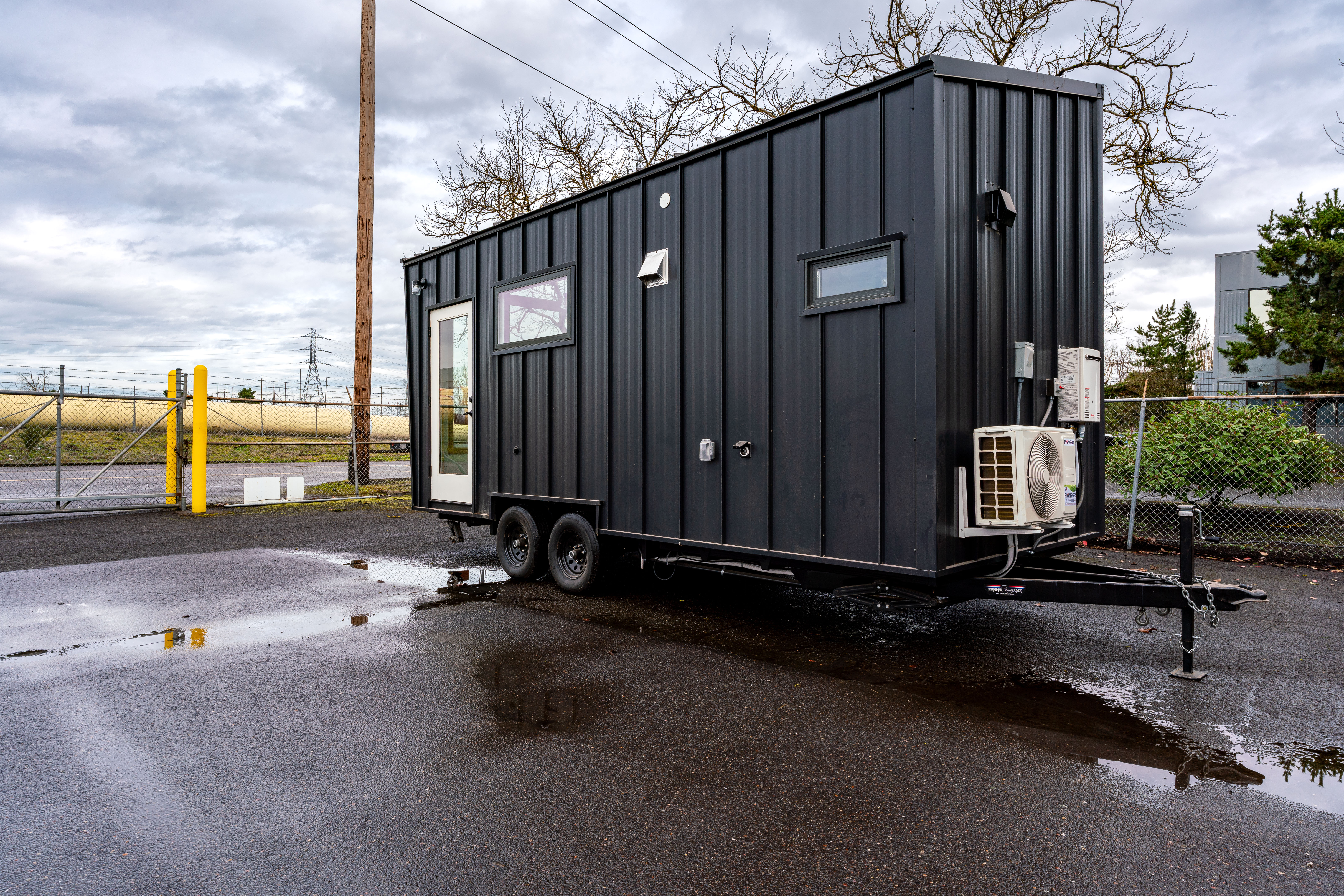 Charming 20-Foot Tiny Home on Iron Eagle Trailer – Ready for Move-In! image 5