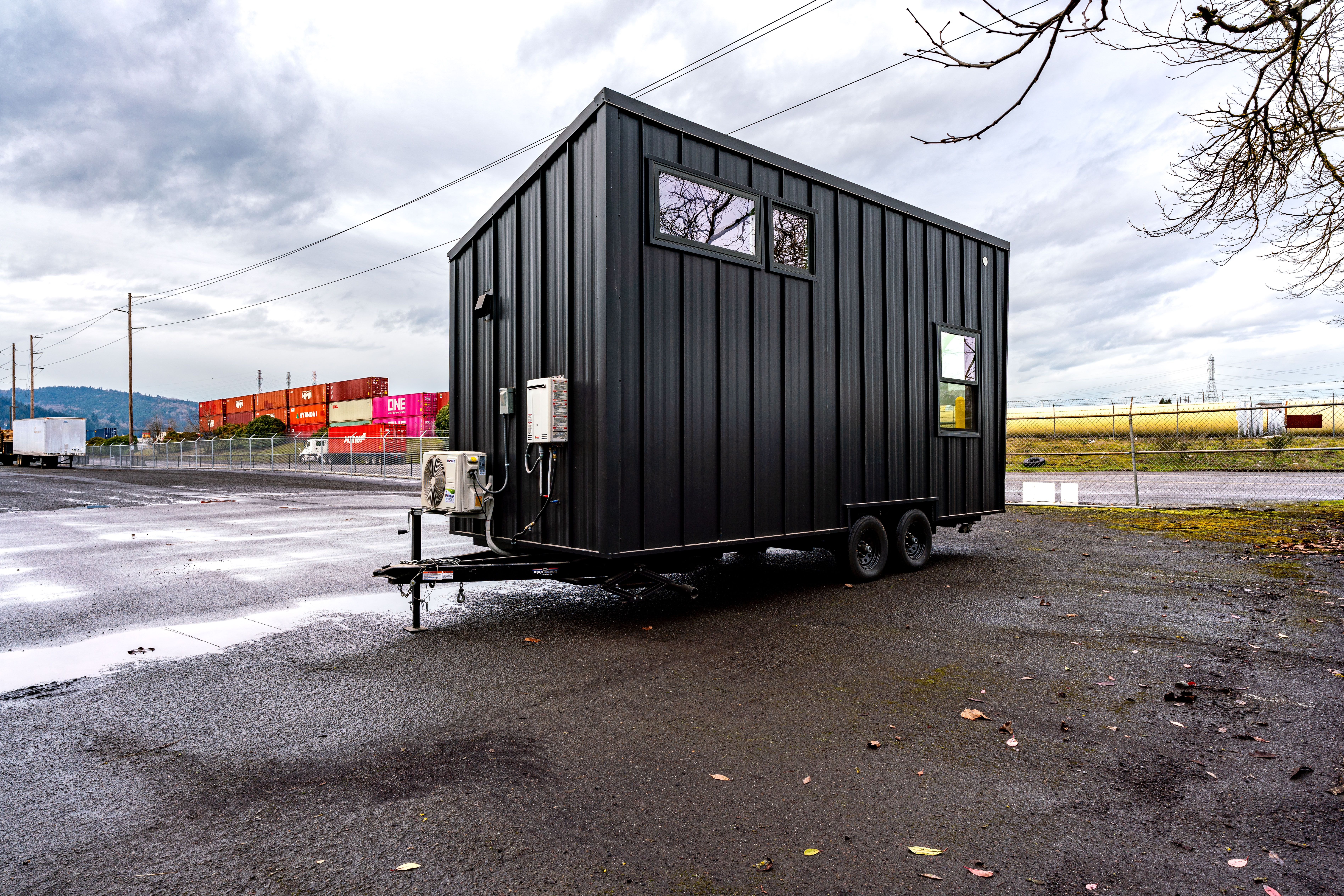 Charming 20-Foot Tiny Home on Iron Eagle Trailer – Ready for Move-In! image 4