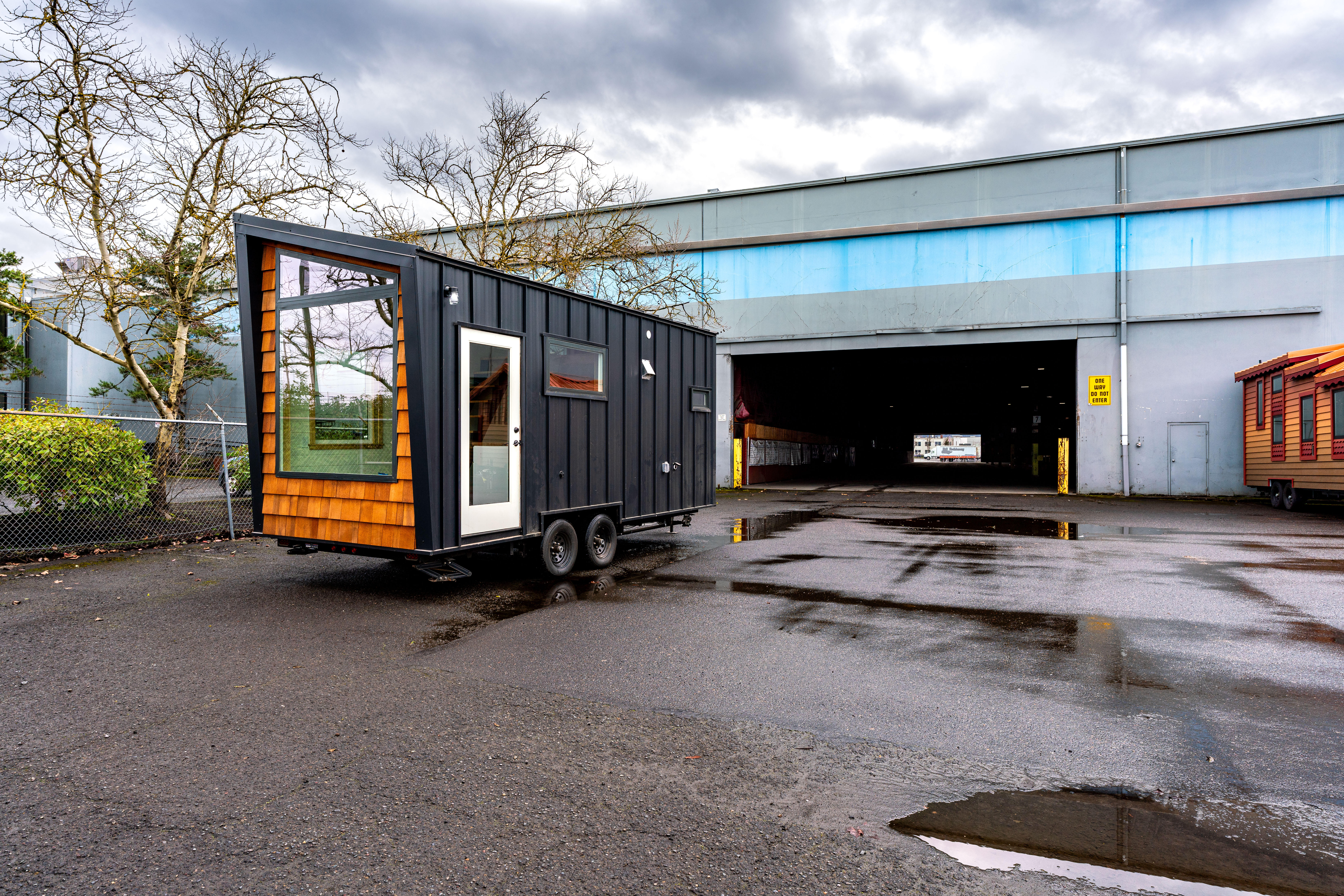 Charming 20-Foot Tiny Home on Iron Eagle Trailer – Ready for Move-In! image 3