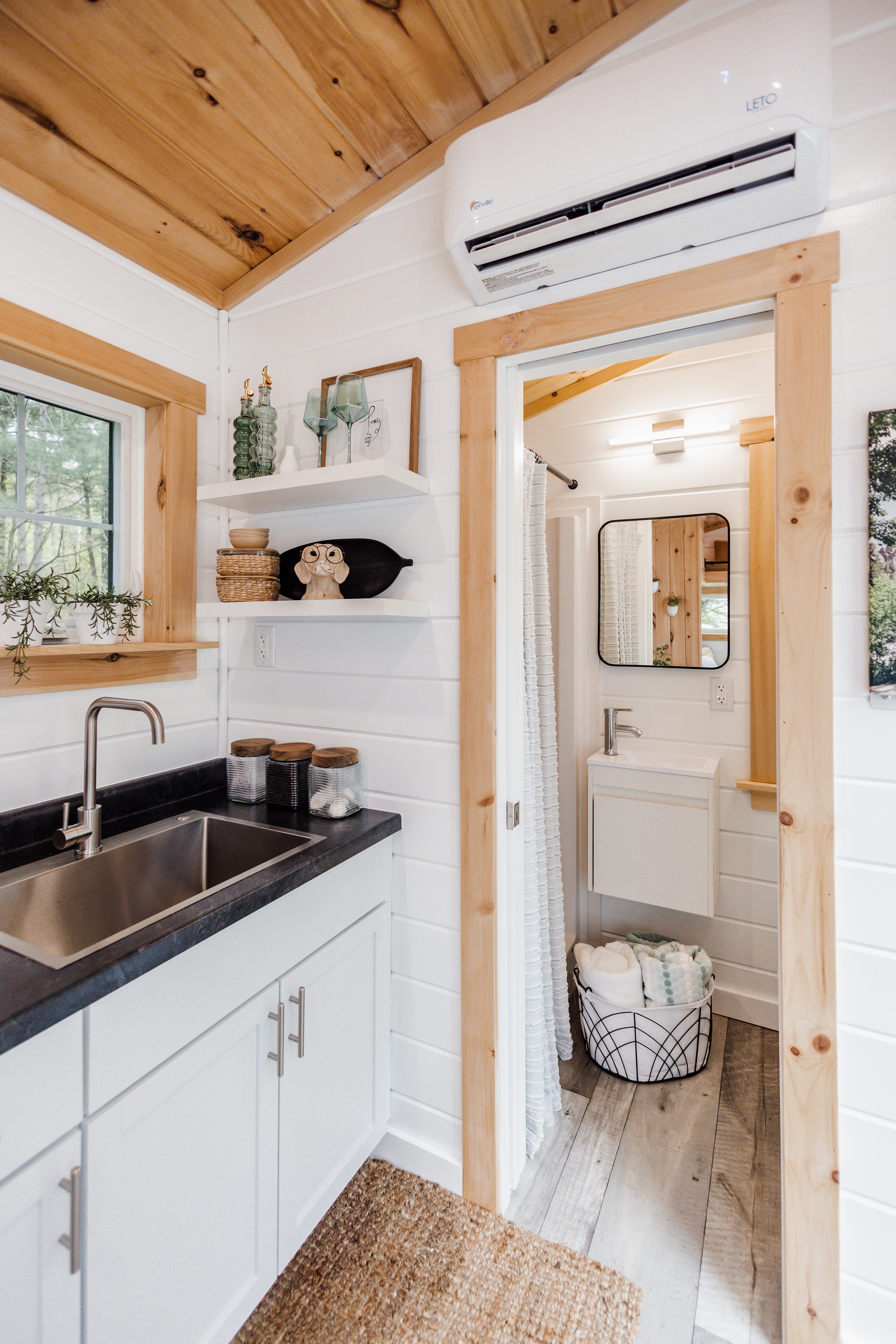 Charming Tiny Home Cottage – Delivery available! image 2