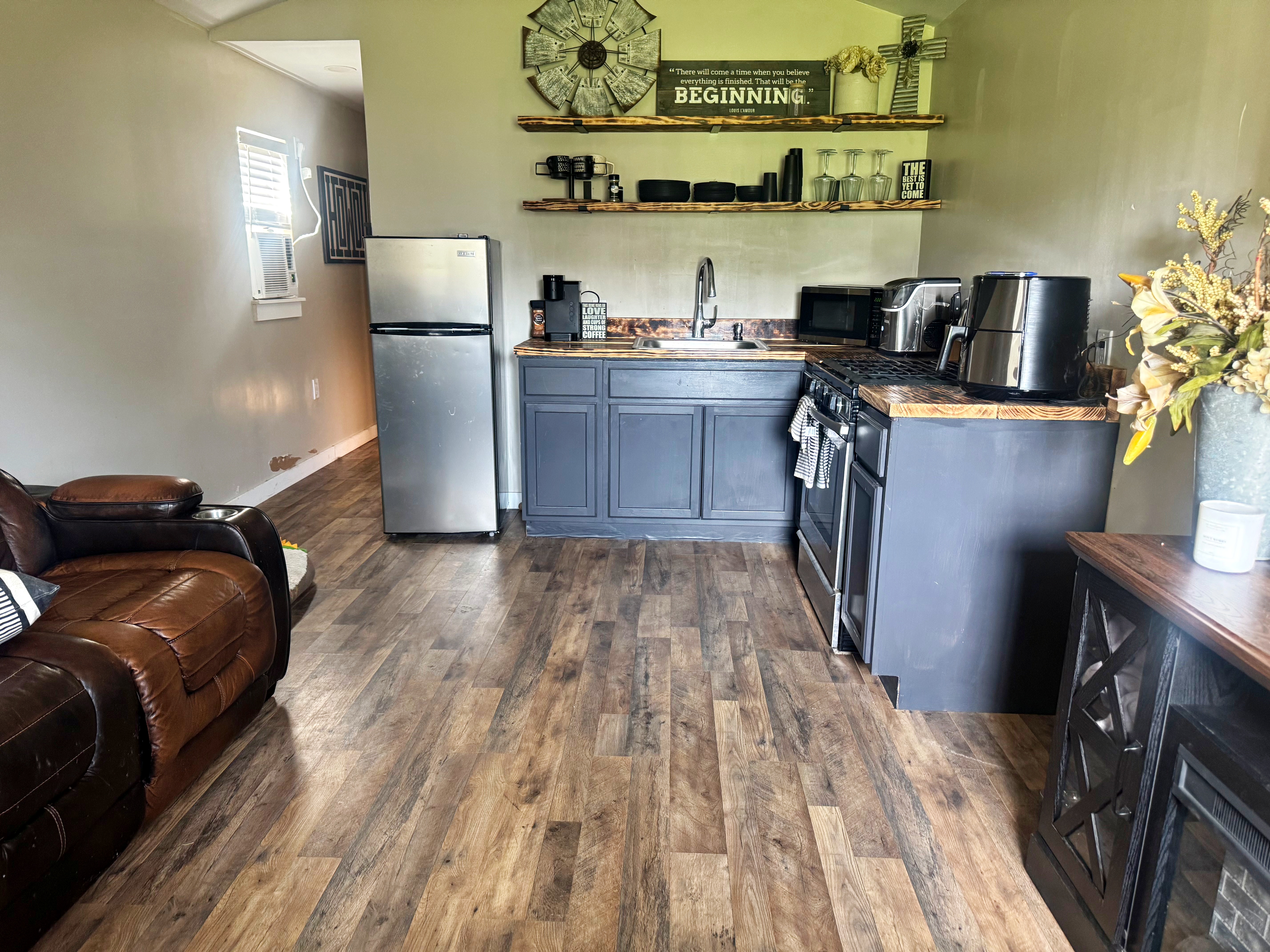 For Sale - 2024 Built Tiny Home in Texas! image 5