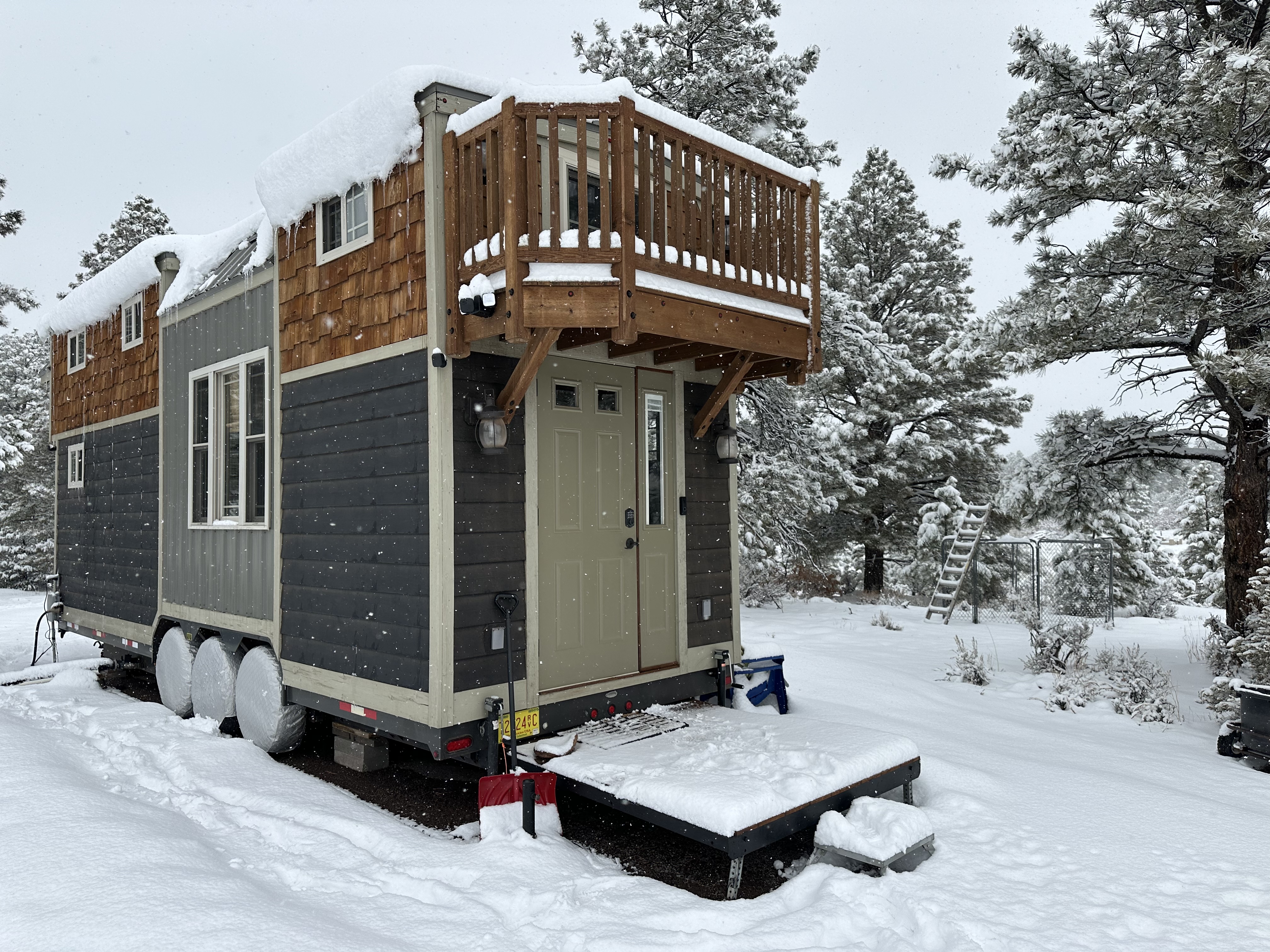 Stunning Custom 2017 Tiny Home – Move-In Ready !