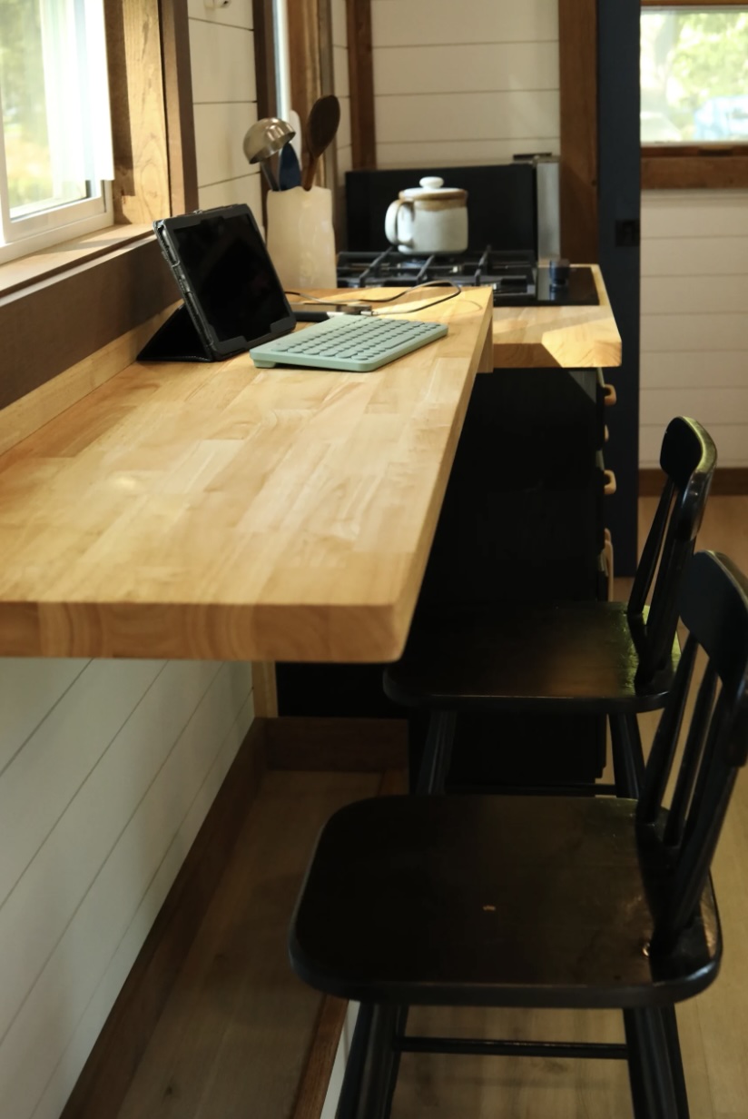 Modern 2025 Tiny House on Wheels โ Fully Insulated, Move-In Ready image 3