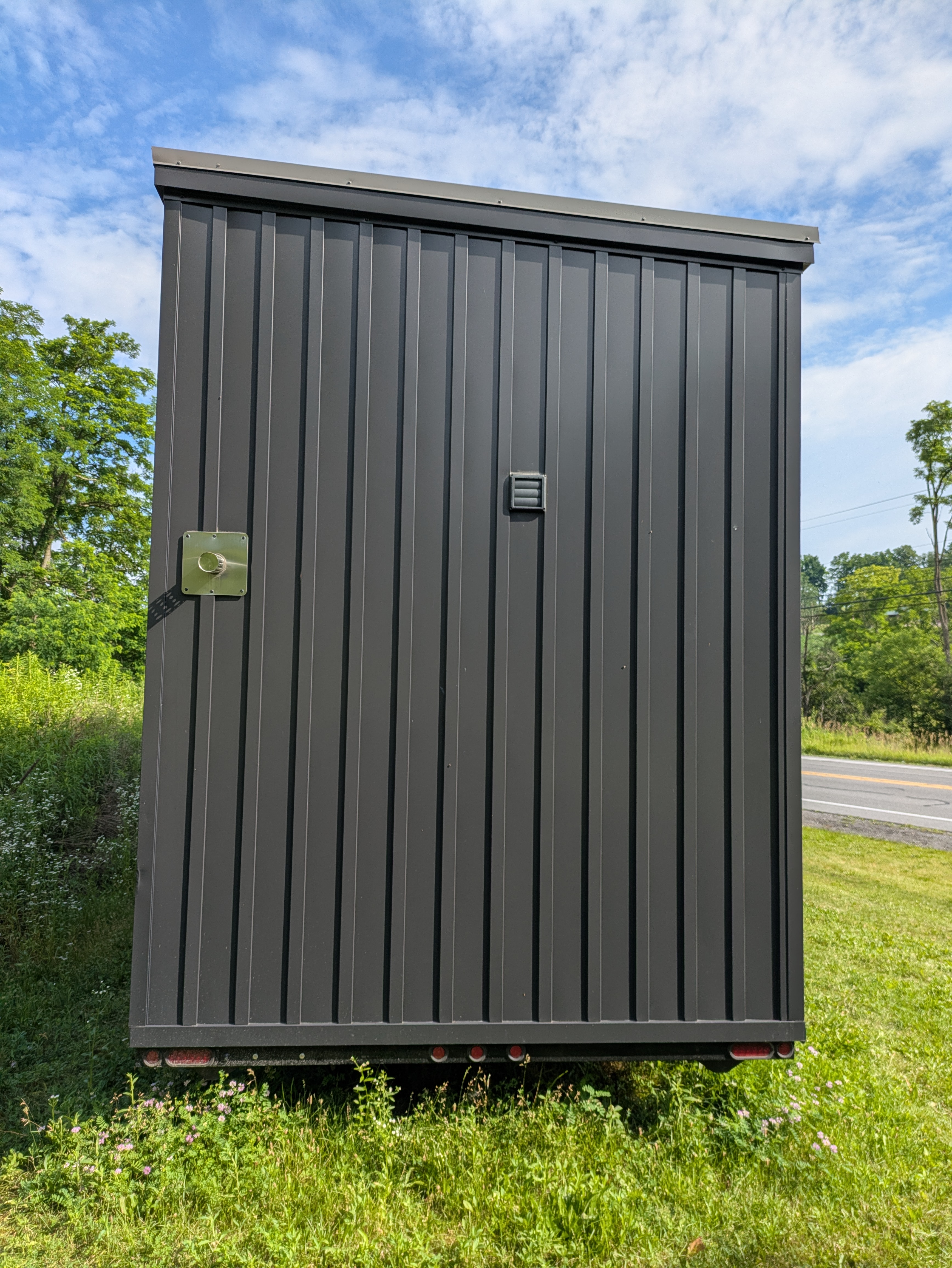 Brand New Designer Tiny Home on Wheels image 2
