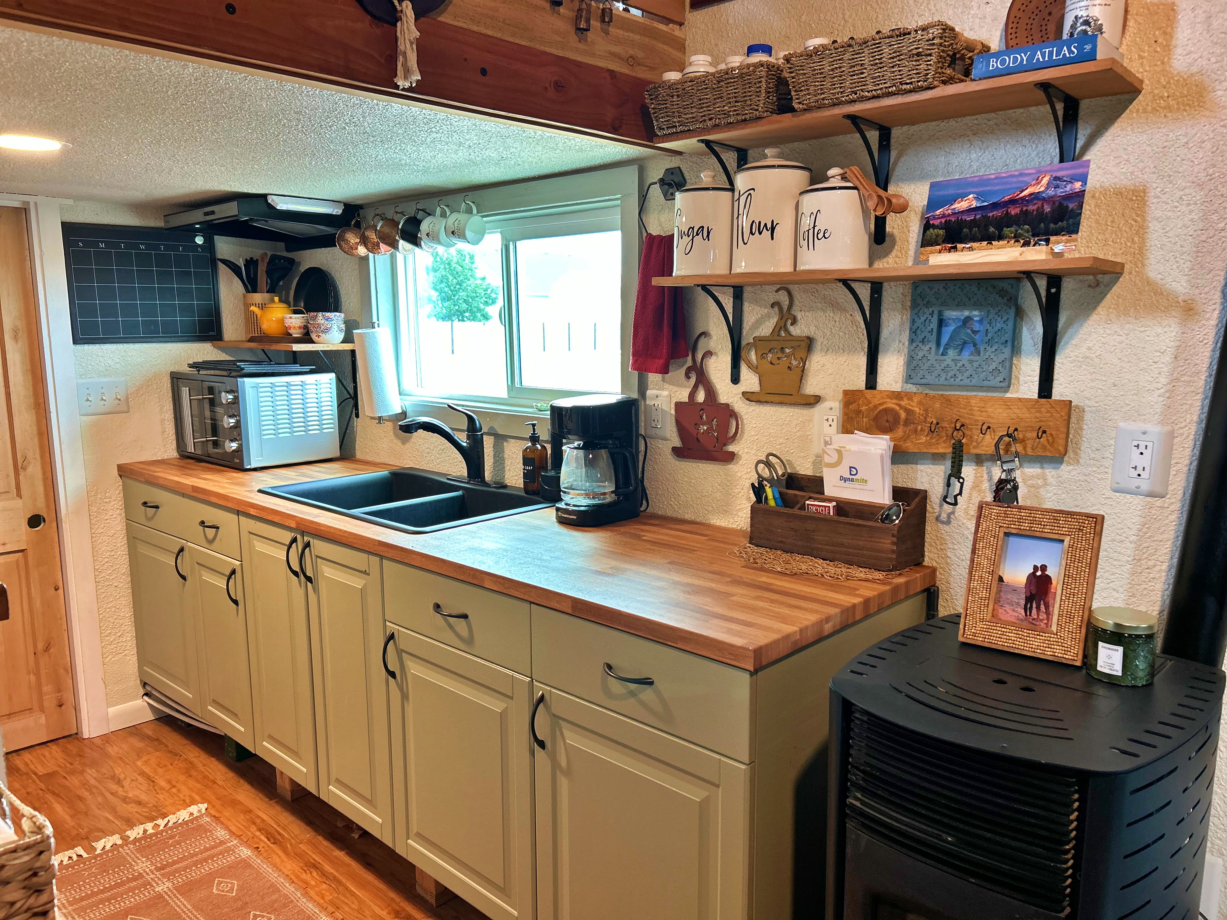 For Sale: Custom Tiny House on Wheels – Off-Grid Ready & Move-In Ready! image 5