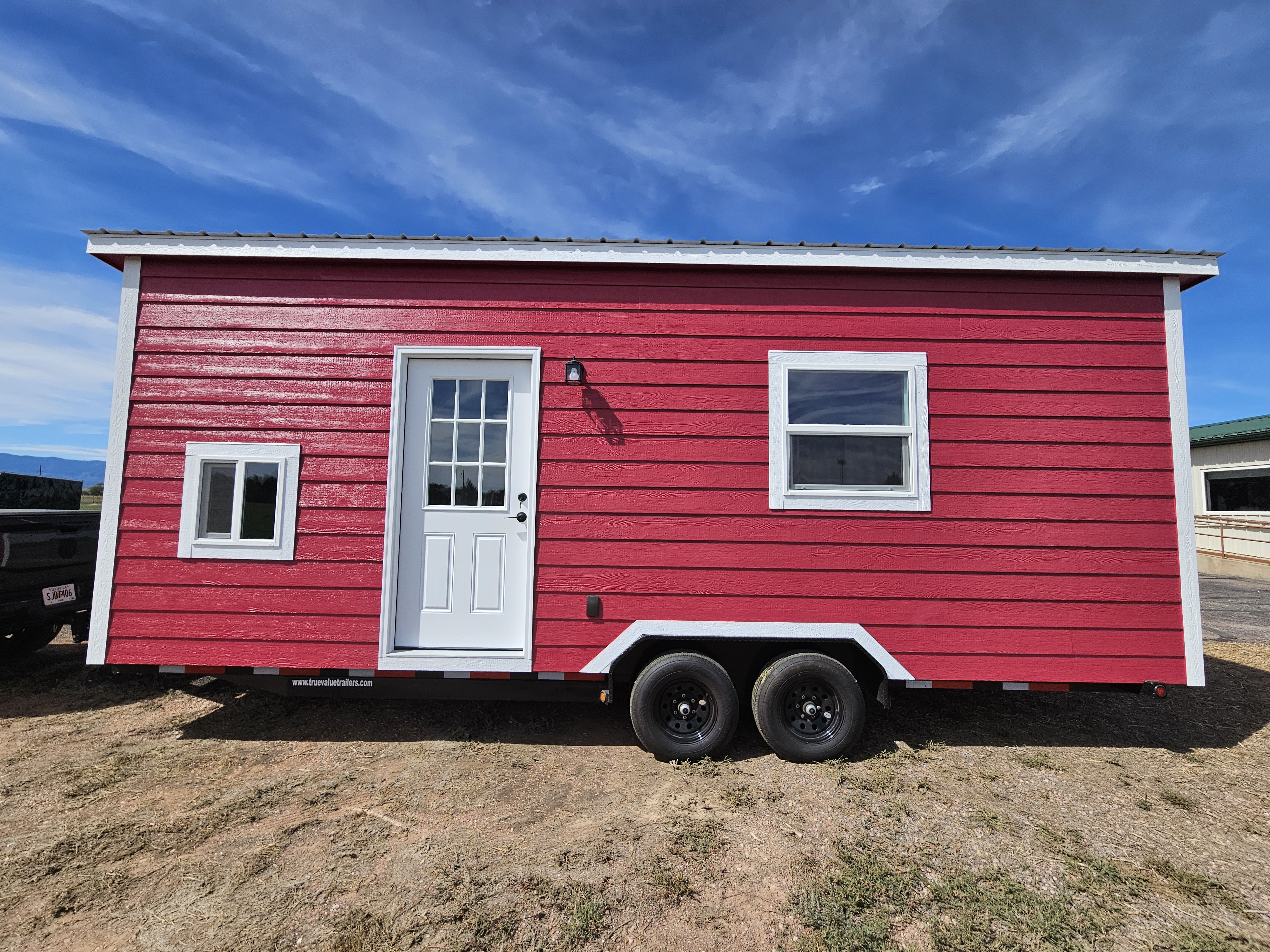 24- The Bunkhouse - off grid capable