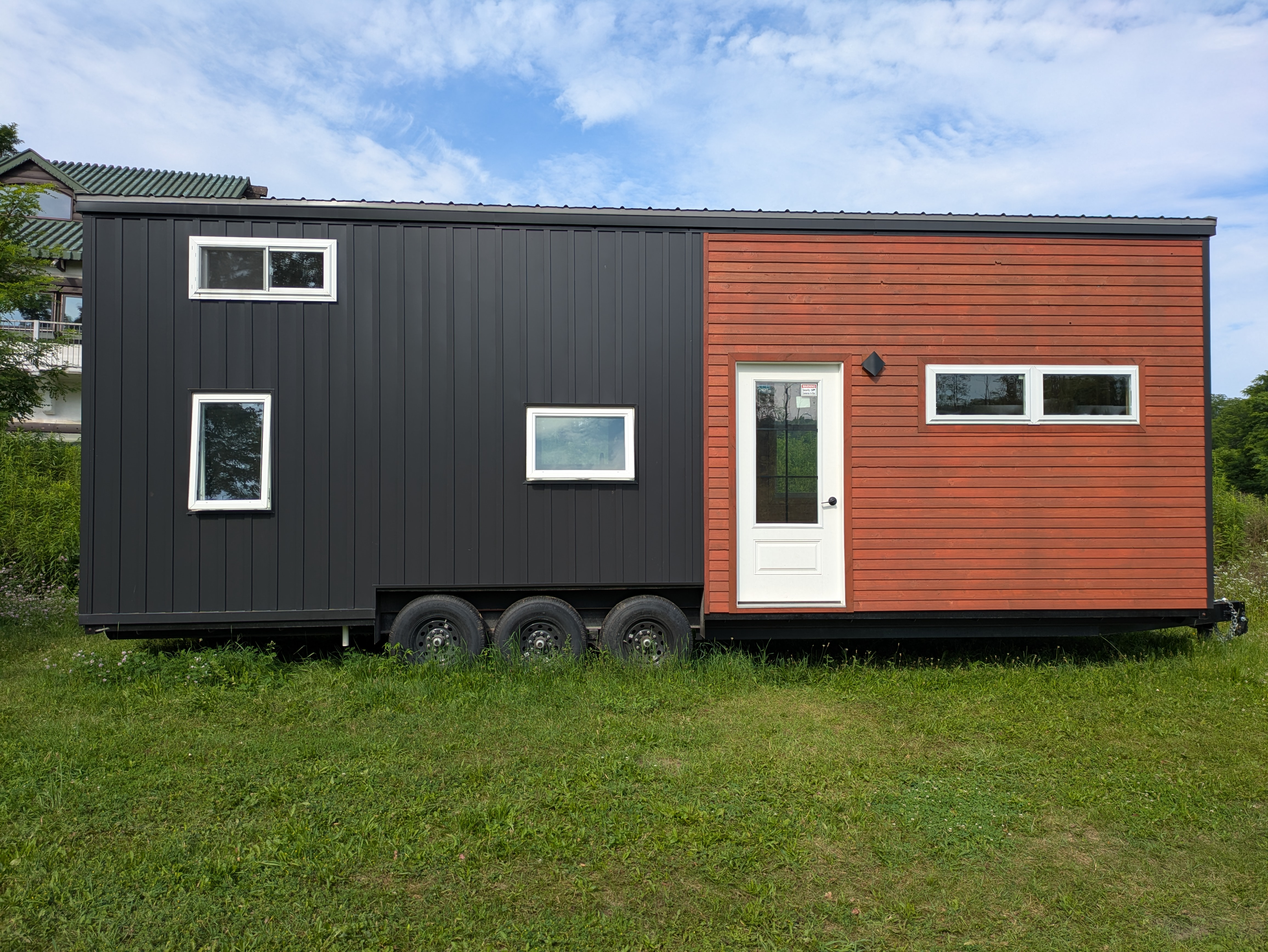 New Luxury 30' Tiny Home On Wheels