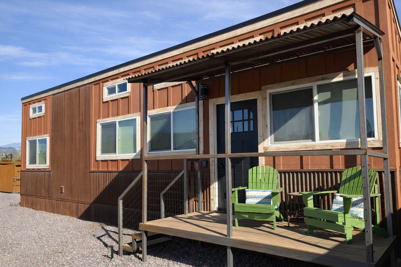Les’ 40’ x 10’ Furnished, Turnkey Tiny Home on Wheels — Includes Extras — Sleeps 6